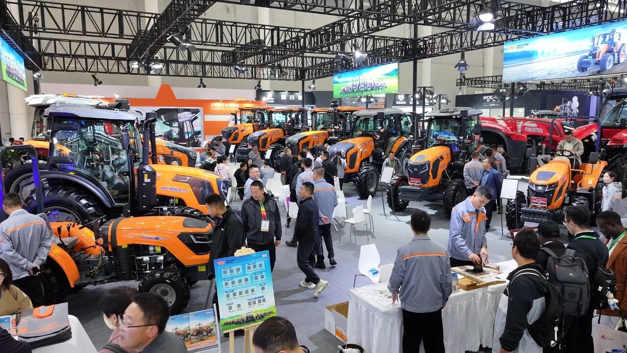 收官捷報(bào)！英軒重工亮相武漢農(nóng)機(jī)盛會(huì) 訂單口碑雙豐收